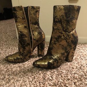Black and gold heeled bootie